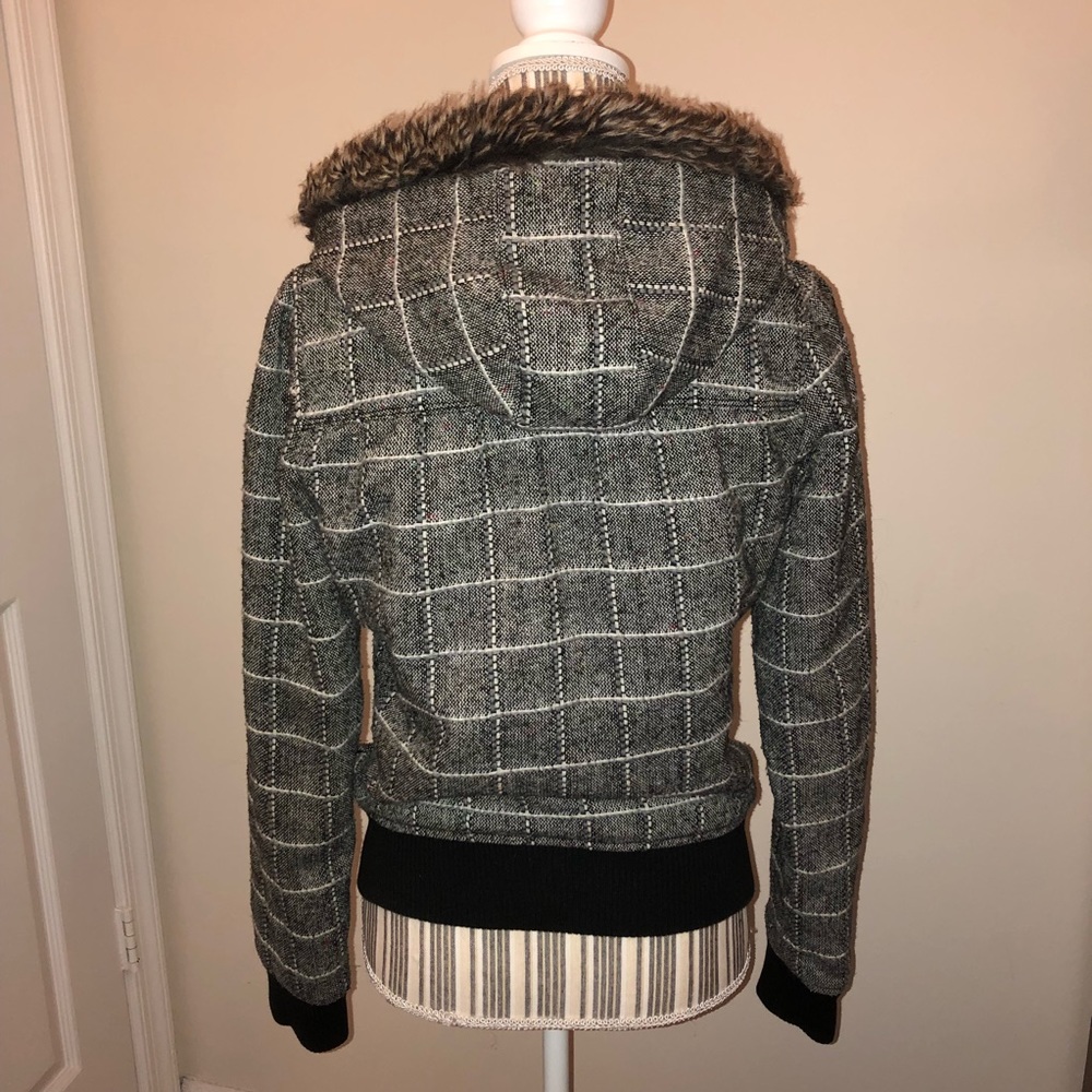 Roxy Jacket - Picture 2 of 4